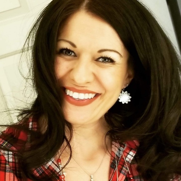 Meet Nadine, @Inspirthreads - Picture 7 of 8